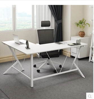 Colț birou calculator desktop.. Oțel-birou din lemn. L. cameră cu două paturi birou. Colțul mesei