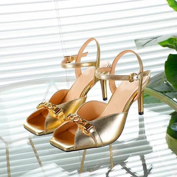 Brand de lux Sexy vara doamnelor sandale cu toc înalt deget de la picior pătrat lanț de metal decor de aur negru petrecere de moda sandale Pantofi femei