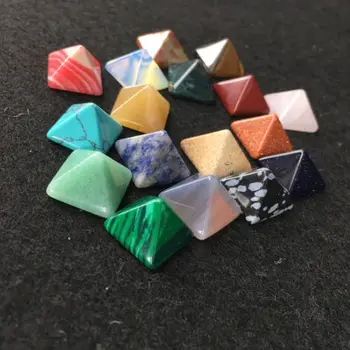 7Pcs Chakra Piramida de Piatră Set Cristal de Vindecare Chakra Set de Bijuterii a Face Multi-color Culoare Aleatorii Populare Pietre Decor Ambarcațiuni